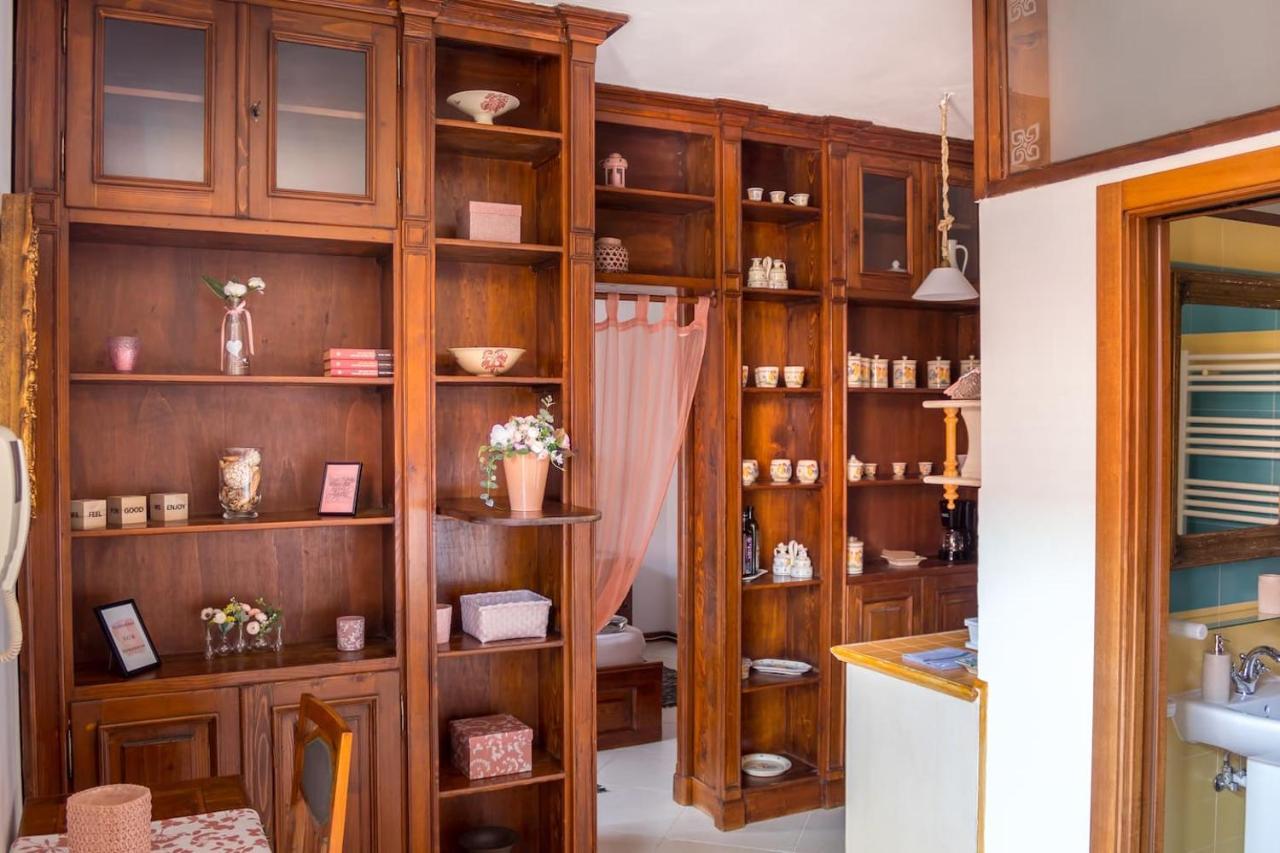 8 Small And Cozy Suite 蒂米什瓦拉 外观 照片