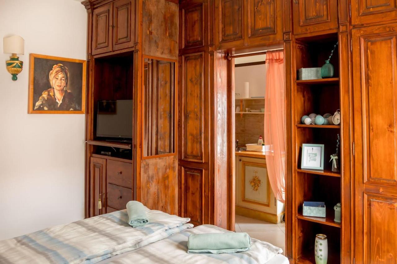 8 Small And Cozy Suite 蒂米什瓦拉 外观 照片