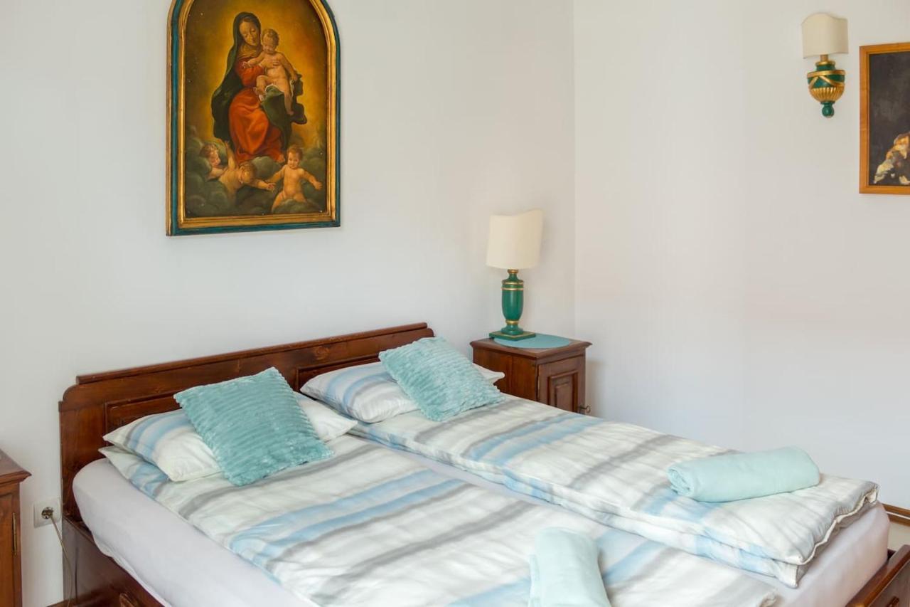8 Small And Cozy Suite 蒂米什瓦拉 外观 照片