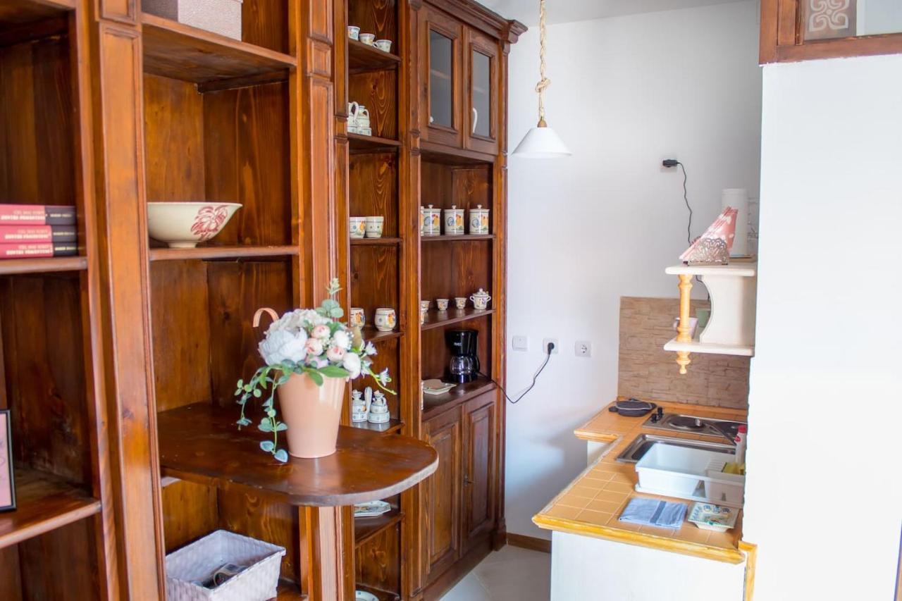 8 Small And Cozy Suite 蒂米什瓦拉 外观 照片